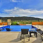 Saribelen Village 2 Bedroom וילה